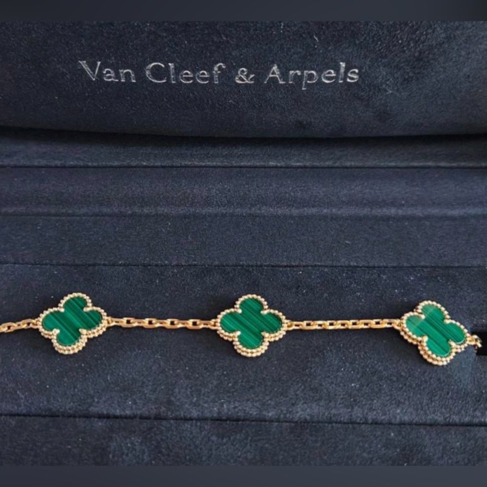 SOLD ❌ Vintage Alhambra bracelet, 5 motifs 18K yellow gold, Malachite